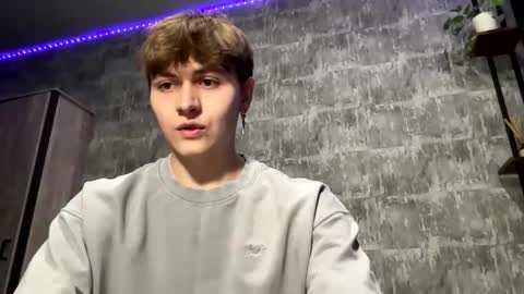 Snapshot of luckymenchik chatting on November 21, 10:19 pm Ricky online show from November 21, 10:19 pm