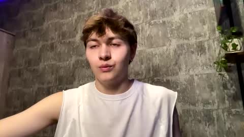 Snapshot of luckymenchik chatting on January 10, 9:52 pm Ricky online show from January 10, 9:52 pm