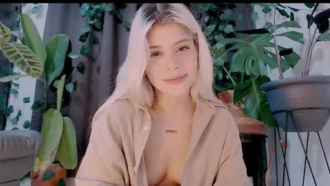 luckysapphire777 online show from October 18, 9:21 am