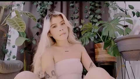 luckysapphire777 online show from October 23, 7:18 am