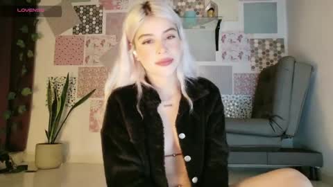 luckysapphire777 online show from March 22, 9:02 am