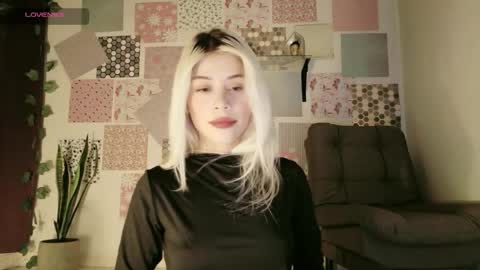 Snapshot of luckysapphire777 chatting on April 26, 12:25 pm luckysapphire777 online show from April 26, 12:25 pm
