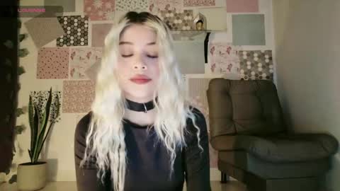 Snapshot of luckysapphire777 chatting on May 1, 12:10 pm luckysapphire777 online show from May 1, 12:10 pm