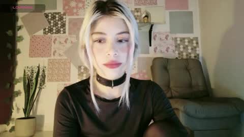 Snapshot of luckysapphire777 chatting on May 4, 12:01 pm luckysapphire777 online show from May 4, 12:01 pm