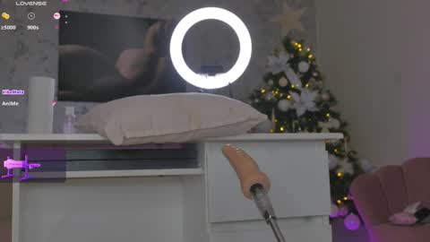 Alice online show from December 9, 8:01 pm