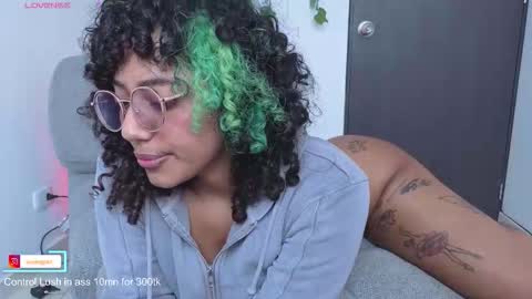 Luanis online show from March 8, 3:49 pm