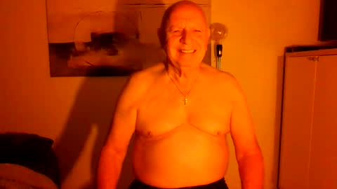 Snapshot of lucv031249 chatting on September 22, 4:47 am Lucbottom49 online show from September 22, 4:47 am