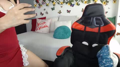 Snapshot of lucy007_ chatting on December 24, 5:27 am luciana online show from December 24, 5:27 am