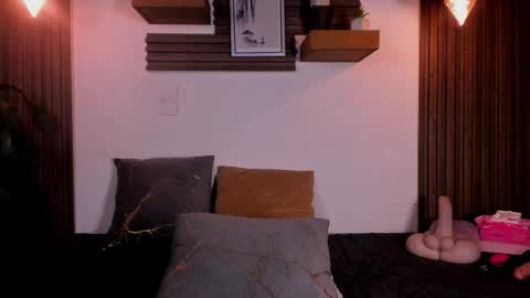 Lucy online show from April 30, 3:02 am