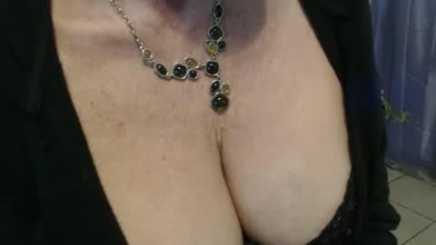 lucy_0000 online show from April 1, 12:00 am