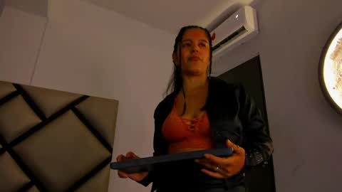   online show from May 2, 4:06 am