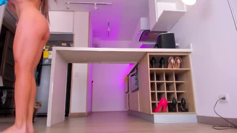 Snapshot of lucy__77 chatting on May 13, 2:36 pm Hello my name is Lucy nice to meet you thumb up is important for me kisses online show from May 13, 2:36 pm