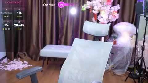 Snapshot of lucy__bb chatting on January 31, 1:43 am Lucy online show from January 31, 1:43 am