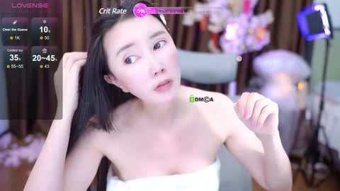 Snapshot of lucy__bb chatting on February 12, 12:33 pm Lucy online show from February 12, 12:33 pm