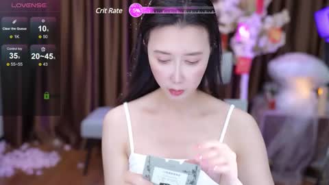 Snapshot of lucy__bb chatting on February 20, 12:15 pm Lucy online show from February 20, 12:15 pm