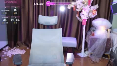 Snapshot of lucy__bb chatting on February 24, 1:46 am Lucy online show from February 24, 1:46 am