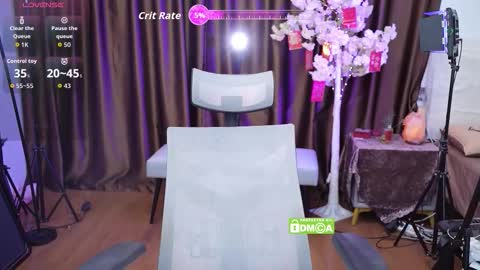 Lucy online show from November 3, 1:19 am