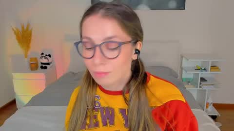 lucy__ray online show from December 14, 1:05 pm