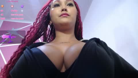 Snapshot of lucy_beatifull chatting on April 7, 1:33 pm lucy_beatifull online show from April 7, 1:33 pm