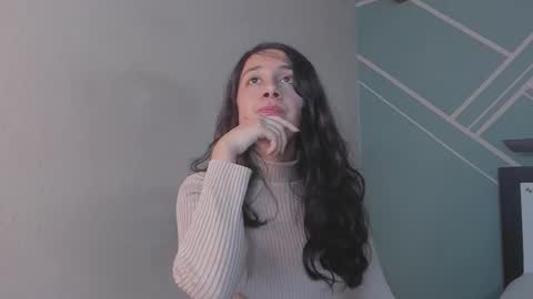 Lucy Herrera online show from October 11, 1:05 am