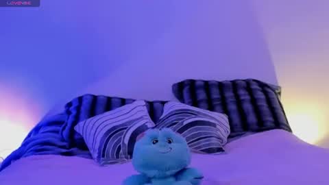 Snapshot of lucy_blush99 chatting on July 14, 12:33 pm lucy blush99 online show from July 14, 12:33 pm