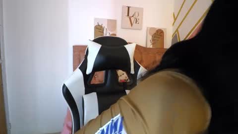 Snapshot of lucy_boobss chatting on March 8, 3:21 am Lucy online show from March 8, 3:21 am