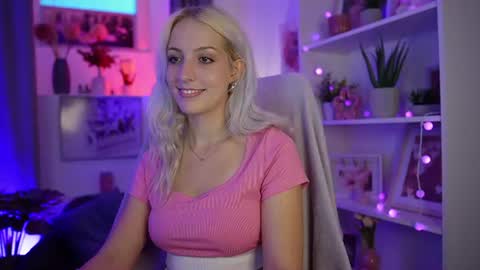 Cutie Lucy online show from August 7, 5:59 pm