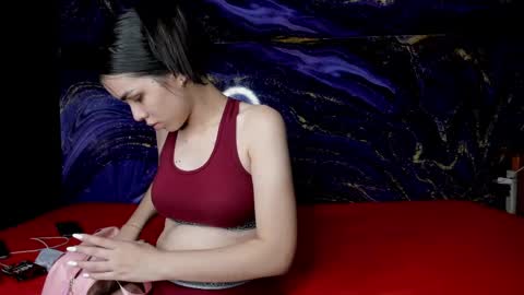 lucy_doll69 online show from May 19, 12:38 am