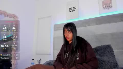 Snapshot of lucy_ev chatting on November 27, 1:13 pm Lucy online show from November 27, 1:13 pm