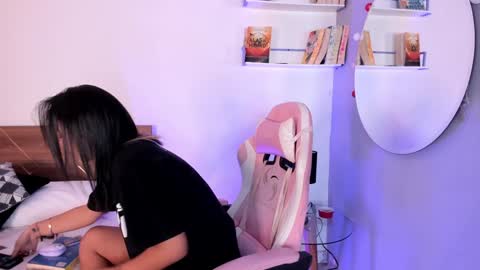 Snapshot of lucy_ferreiraa chatting on January 10, 4:22 am Your Lucy online show from January 10, 4:22 am