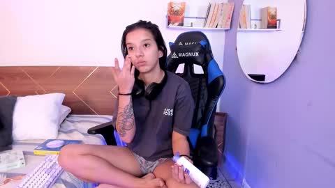 Snapshot of lucy_ferreiraa chatting on February 11, 4:01 am Your Lucy online show from February 11, 4:01 am
