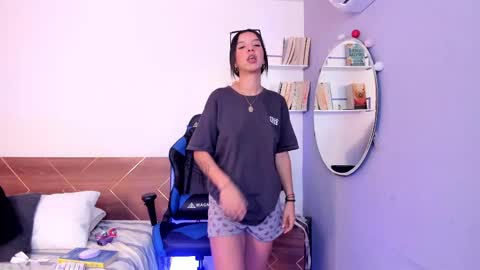 Snapshot of lucy_ferreiraa chatting on February 11, 7:02 am Your Lucy online show from February 11, 7:02 am