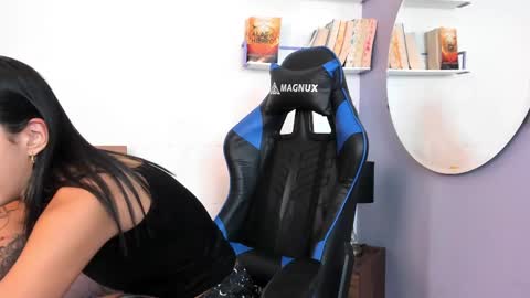 Snapshot of lucy_ferreiraa chatting on February 22, 4:18 am Your Lucy online show from February 22, 4:18 am
