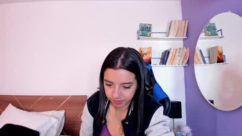 Snapshot of lucy_ferreiraa chatting on March 9, 4:27 am Your Lucy online show from March 9, 4:27 am