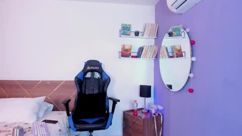 Snapshot of lucy_ferreiraa chatting on March 9, 11:03 pm Your Lucy online show from March 9, 11:03 pm