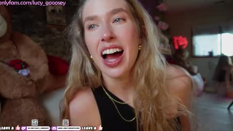 Snapshot of lucy_gooosey chatting on March 1, 12:01 am Lucy. online show from March 1, 12:01 am