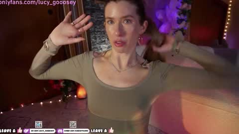 Snapshot of lucy_gooosey chatting on March 25, 4:29 am Lucy. online show from March 25, 4:29 am