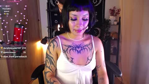 lucy meoww online show from December 31, 1:15 am