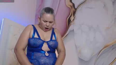 Snapshot of lucy_milf_474 chatting on September 22, 12:51 pm Lucy online show from September 22, 12:51 pm