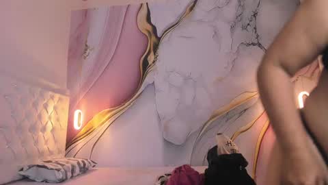 Snapshot of lucy_milf_474 chatting on October 31, 11:11 am Lucy online show from October 31, 11:11 am