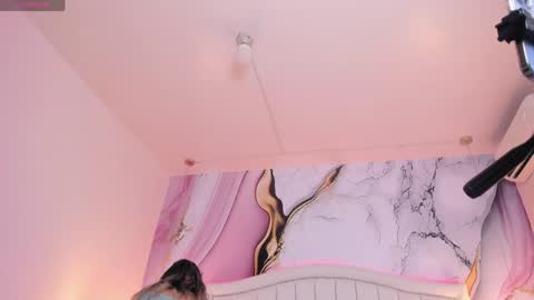 Snapshot of lucy_milf_474 chatting on April 23, 12:26 pm Lucy online show from April 23, 12:26 pm