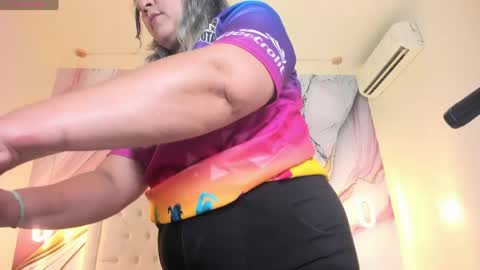 Snapshot of lucy_milf_474 chatting on May 12, 12:13 pm Lucy online show from May 12, 12:13 pm