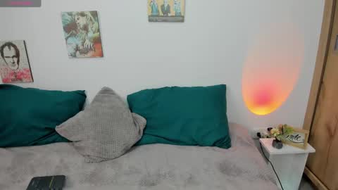 Snapshot of lucy_monroe_ chatting on January 17, 7:05 pm Lucy online show from January 17, 7:05 pm
