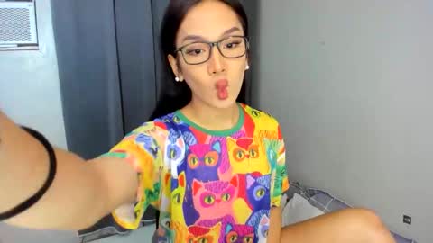 Snapshot of lucy_shane chatting on October 26, 7:09 pm lucy_shane online show from October 26, 7:09 pm