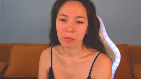 lucy_sweetyy online show from June 7, 1:32 am