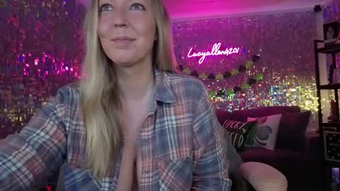 Snapshot of lucyallen4201 chatting on February 23, 11:40 am lucyallen4201 online show from February 23, 11:40 am