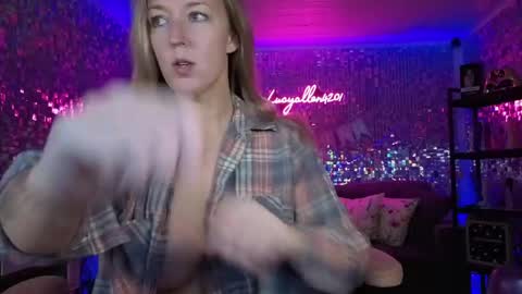 lucyallen4201 online show from May 14, 10:11 am