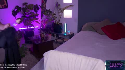 Lucy Alien  online show from September 26, 7:29 pm