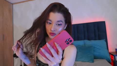 LucyDeLuca online show from May 4, 4:30 am