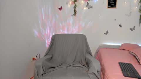 Snapshot of lucygarciia chatting on January 3, 3:55 pm Lucy online show from January 3, 3:55 pm